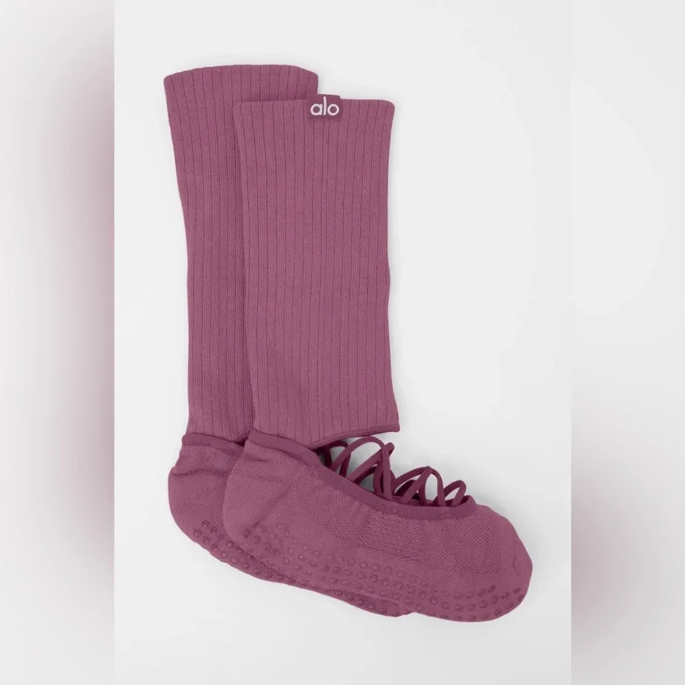 ALO YOGA | ✨NEW✨ Women's Strappy Siren Grip Sock in Soft Mulberry